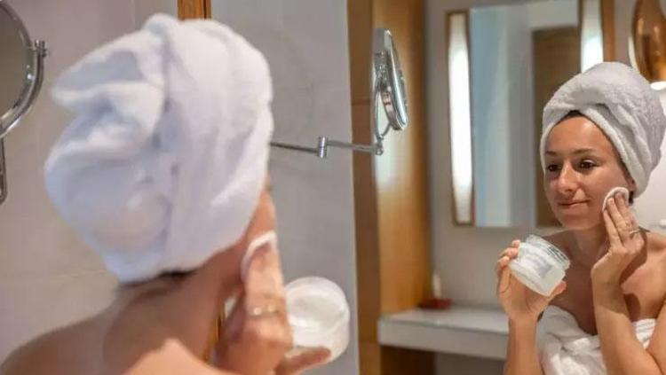 Cilt bakım maskesinde salmonella tehlikesi Dermatoloji uzmanı sosyal medya tuzağına karşı uyardı