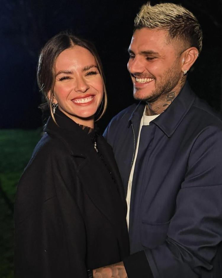 Icardi ve China Suarezden aşk dolu paylaşım Romantizm tam gaz, sevgilisinin kucağına atladı