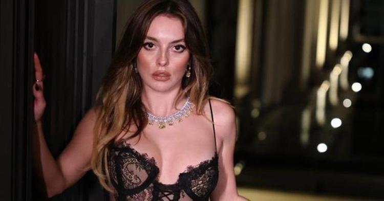Melis Sezeni gören fotoğraf çekilmek için sıraya girdi