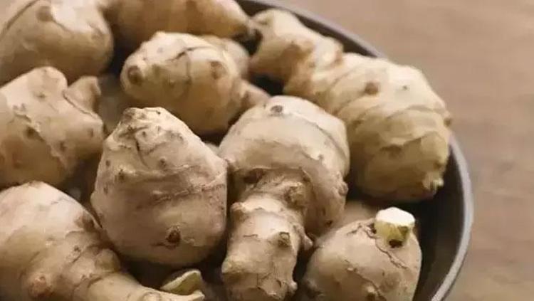 Bel, basen ve göbekten zayıflatıyor Salatasını yapıp yiyin: Metabolizma hızını yüzde 200 artırıyor