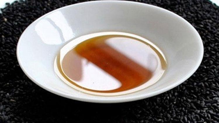 Bu yöntemle iğne ipliğe dönülüyor Her gün 1 tatlı kaşığı yetiyor: Vücuttaki yağları eritip metabolizmayı makine gibi çalıştırıyor
