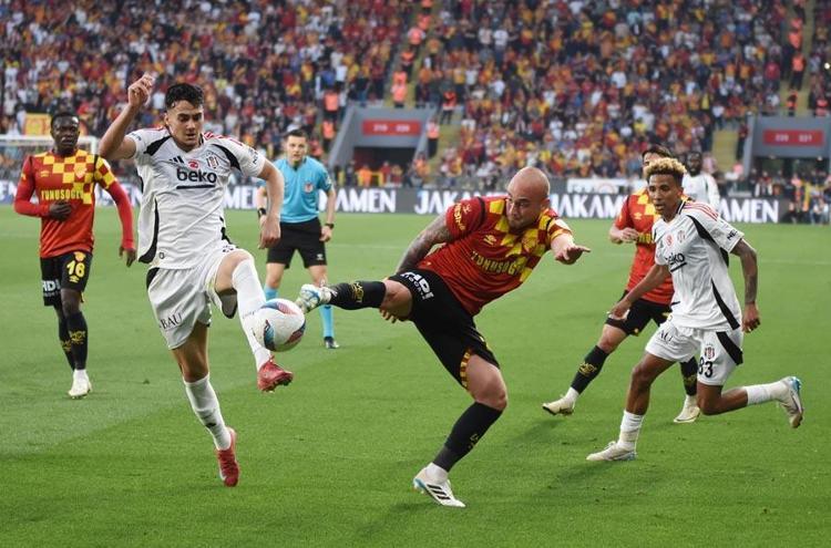 Göztepe Beşiktaş: 1-1Kara Kartal attı kaçamadı