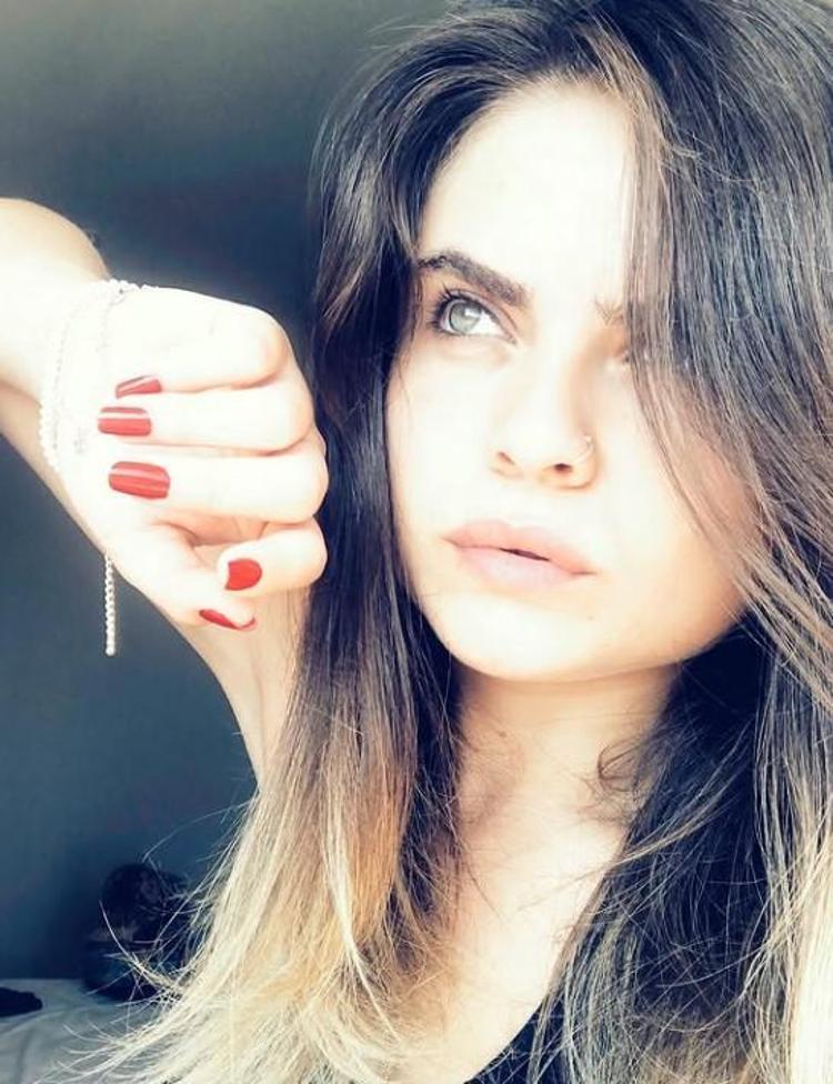 BIÇAKLAYIP BIÇAKLAMADIĞIMI HATIRLAMIYORUM