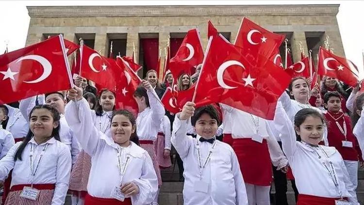 23 NİSAN ŞİİRLERİ: 23 Nisan Çocuk Bayramı için en güzel çocuk Bayramı şiirleri 1, 2, 3, 4 ve 5 kıtalık ilkokul ve ortaokul sınıflarına şiirler