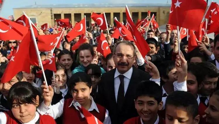 23 NİSAN ŞİİRLERİ: 23 Nisan Çocuk Bayramı için en güzel çocuk Bayramı şiirleri 1, 2, 3, 4 ve 5 kıtalık ilkokul ve ortaokul sınıflarına şiirler