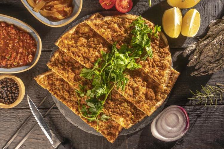 Unsuz kilo aldırmayan lahmacun tarifi Yiyen lezzetine inanamıyor, minimum kaloriyle maksimum lezzetin sırrı o detayda saklıymış