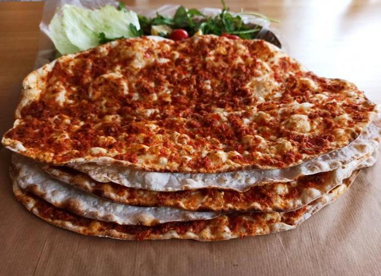 Unsuz kilo aldırmayan lahmacun tarifi Yiyen lezzetine inanamıyor, minimum kaloriyle maksimum lezzetin sırrı o detayda saklıymış