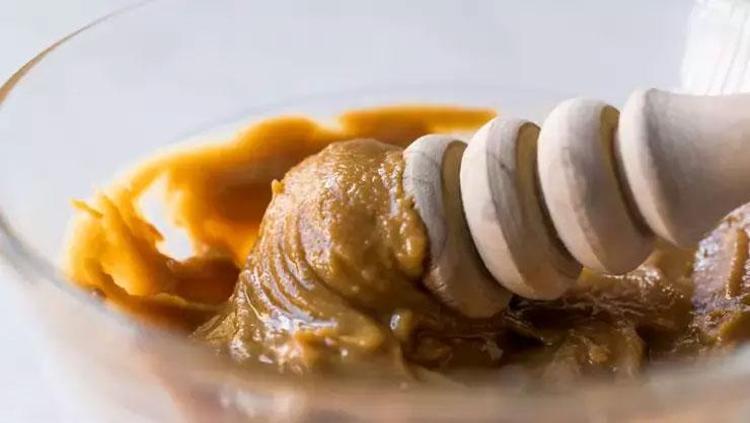 CİLT SAĞLIĞINI GÜÇLENDİRİR