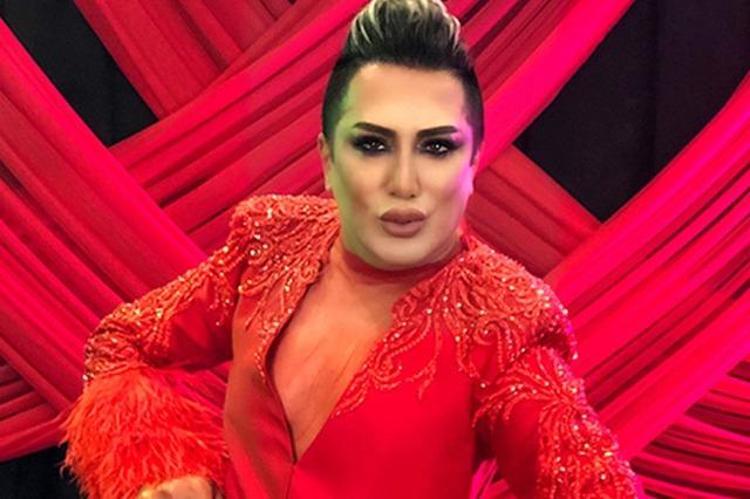Murat Övüç sahnede düştü Nazara geldim