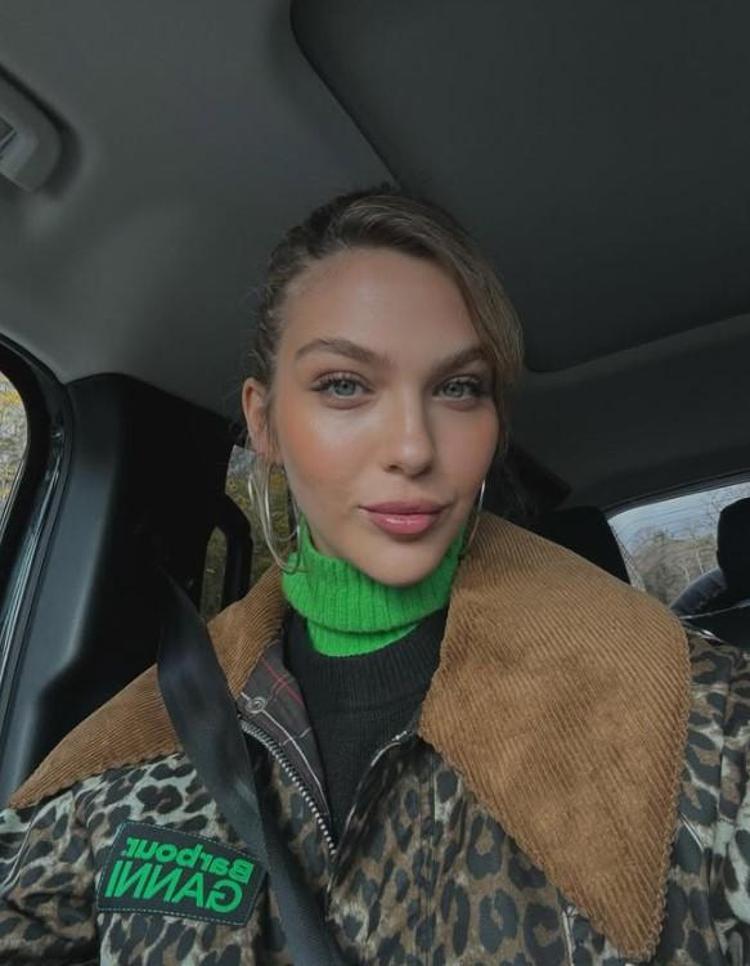 Yasemin Şefkatli son durumu açıkladı Minik oğlu operasyon geçirecek