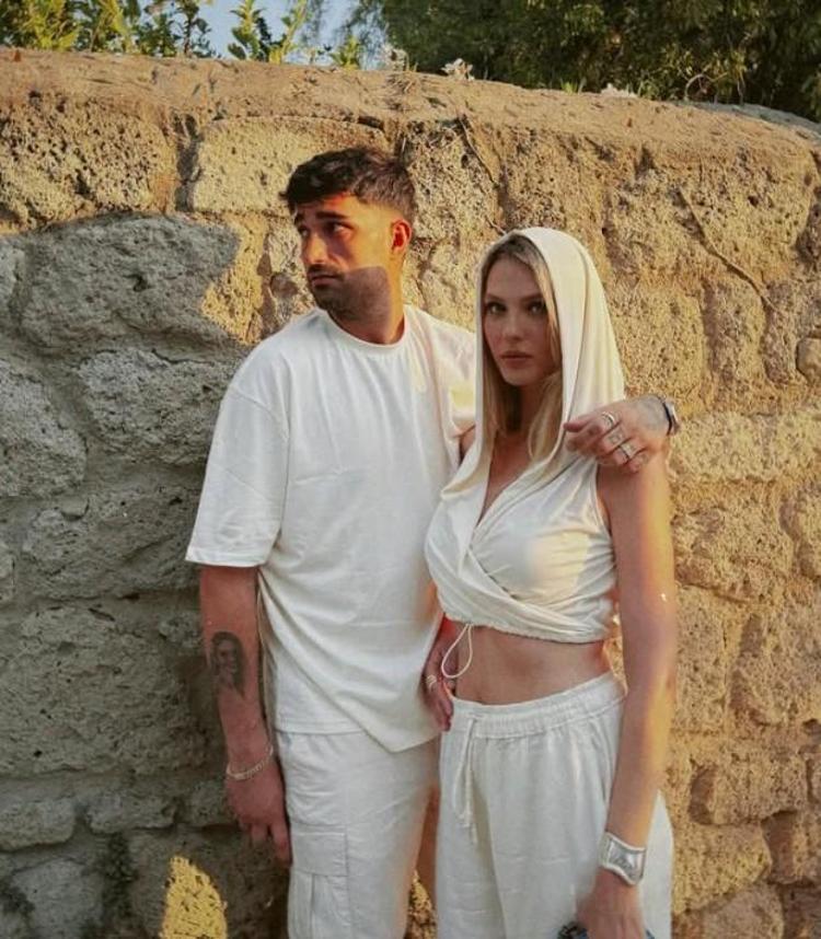 Yasemin Şefkatli son durumu açıkladı Minik oğlu operasyon geçirecek