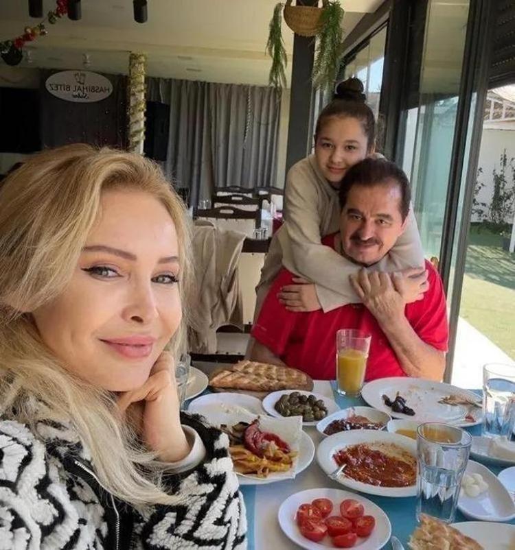 İbrahim Tatlısesin kızı Elif Adaya sürpriz kutlama Işığın hiç sönmesin