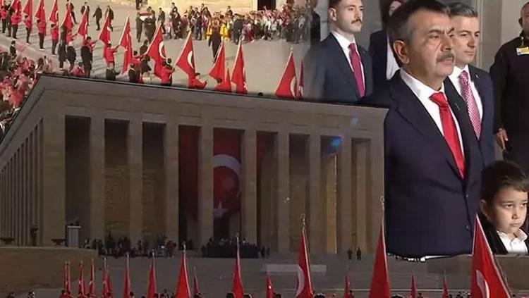 23 Nisan kutlu olsun Anıtkabirde ilk tören: Milli Eğitim Bakanı Tekin ve çocuklardan ziyaret