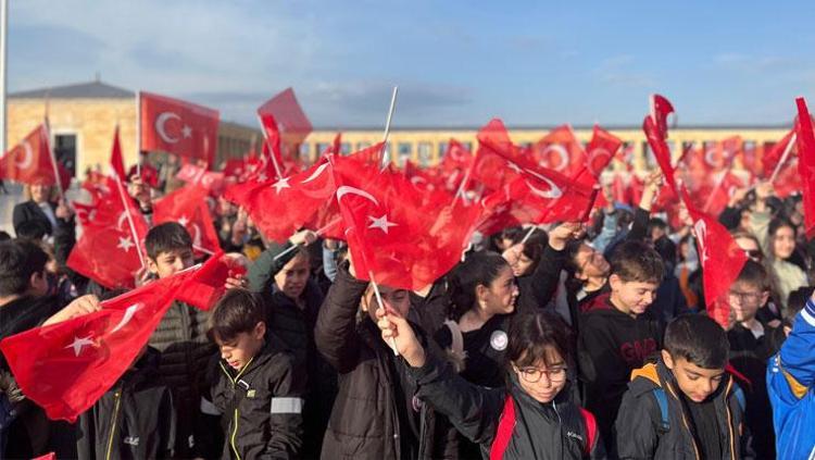 23 Nisan kutlu olsun Anıtkabirde ilk tören: Milli Eğitim Bakanı Tekin ve çocuklardan ziyaret