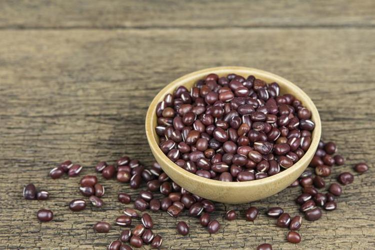 MAGNEZYUM, POTASYUM ZENGİNİ, DAMARLARI KORUR