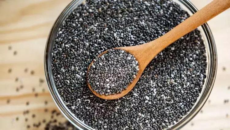 Balıktan daha fazla omega 3 içeriyor Sabahları bir kaşık tüketince iltihabı yok ediyor: Kilonuzu terazi gibi dengelemenizi sağlayacak