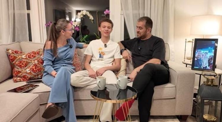 Annesi öldüğünde 2 yaşındaydı Defne Joy Fosterın oğlu ilk kez konuştu