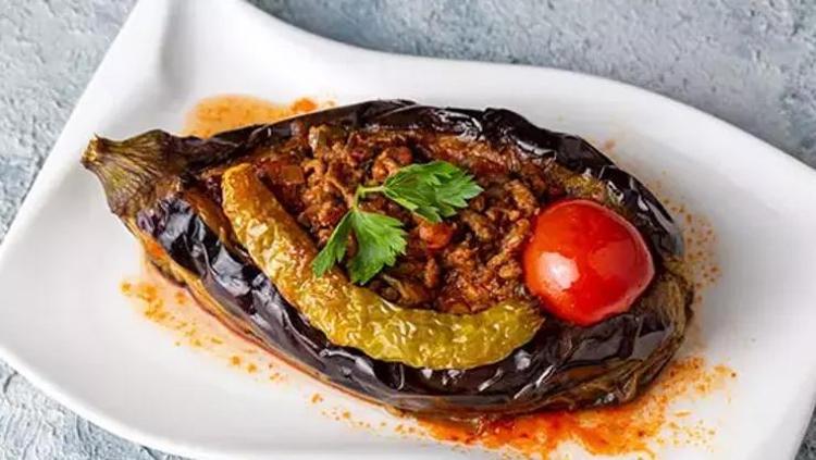KARNIYARIK (FIRINLANMIŞ PATLICAN, İÇ HARCIYLA)
