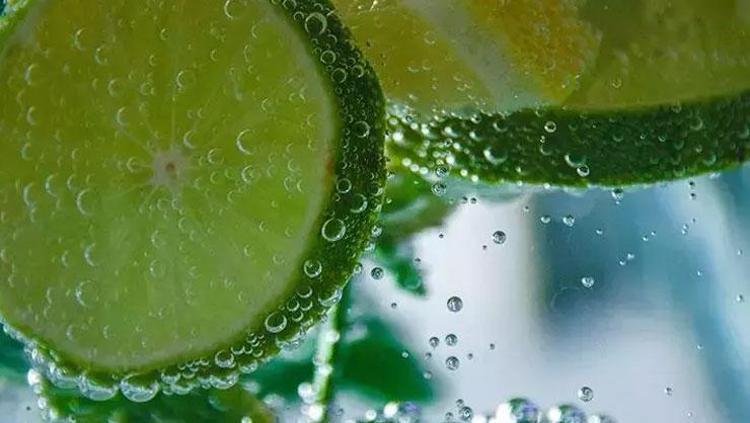 Maden suyunun doğru tüketim saati belli oldu Sindirim sistemini rahatlatıyor, kemik sağlığını destekliyor