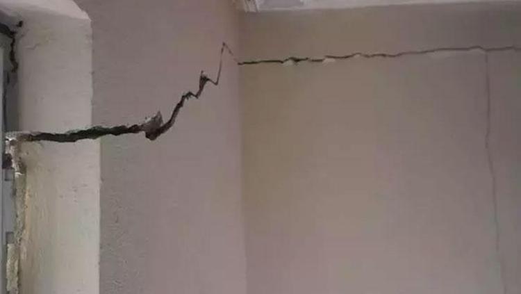 KOLON ÇATLAKLARINDAN HANGİLERİ RİSKİ ARTIRIR