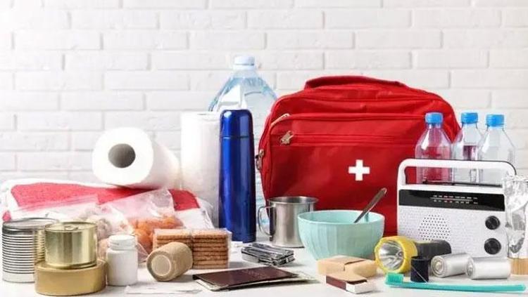 İstanbul beşik gibi sallandı, fırsatçılar zam üstüne zam yaptı Deprem çantası ve çadırda beklenmedik fiyat artışı