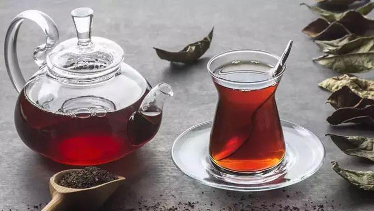 Çayınıza birkaç damla sıkın Demir emilimini artırıyor, rengini ve aromasını değiştiriyor