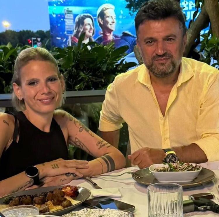 Bülent Uygunun kızı hayatını kaybetti Almina Tude Uygunun babasıyla ilgili sözleri yürek sızlattı