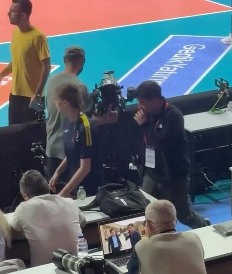 MAÇI BIRAKIP UZAK ŞEHİR’İ İZLEDİ