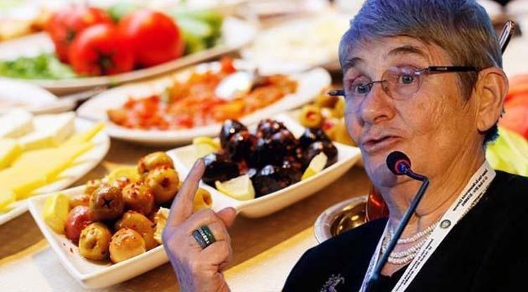 Her sabah yiyoruz ama zararı inanılmaz Canan Karatay İçinde zehir var diyerek uyardı