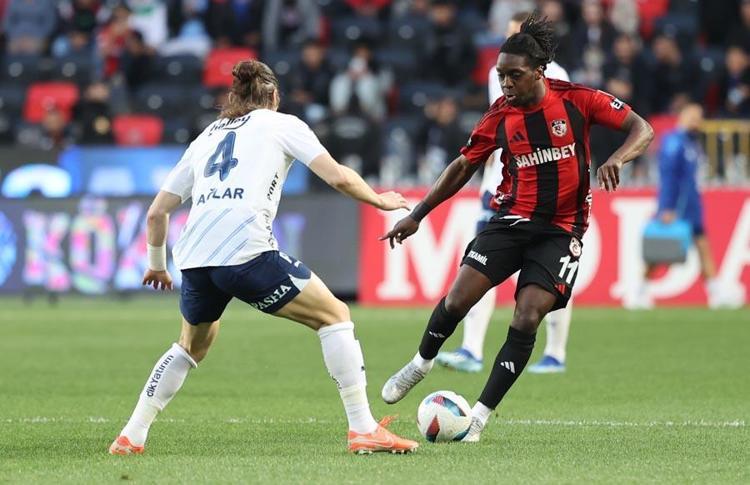 Gaziantep Fenerbahçe maçı: 1-3 Kanaryadan müthiş geri dönüş
