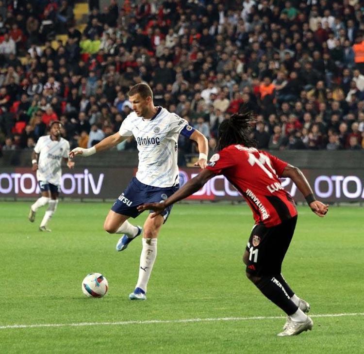 Gaziantep Fenerbahçe maçı: 1-3 Kanaryadan müthiş geri dönüş