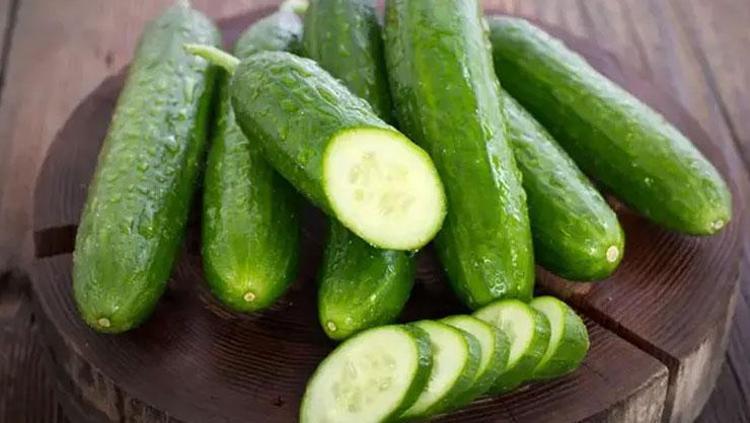 5 günde 5 kilo yağ yaktırıyor Yazın tüy gibi olmanızı sağlayacak salatalık detoksu: Vücudu baştan inşa ediyor, cayır cayır kilo verdiriyor