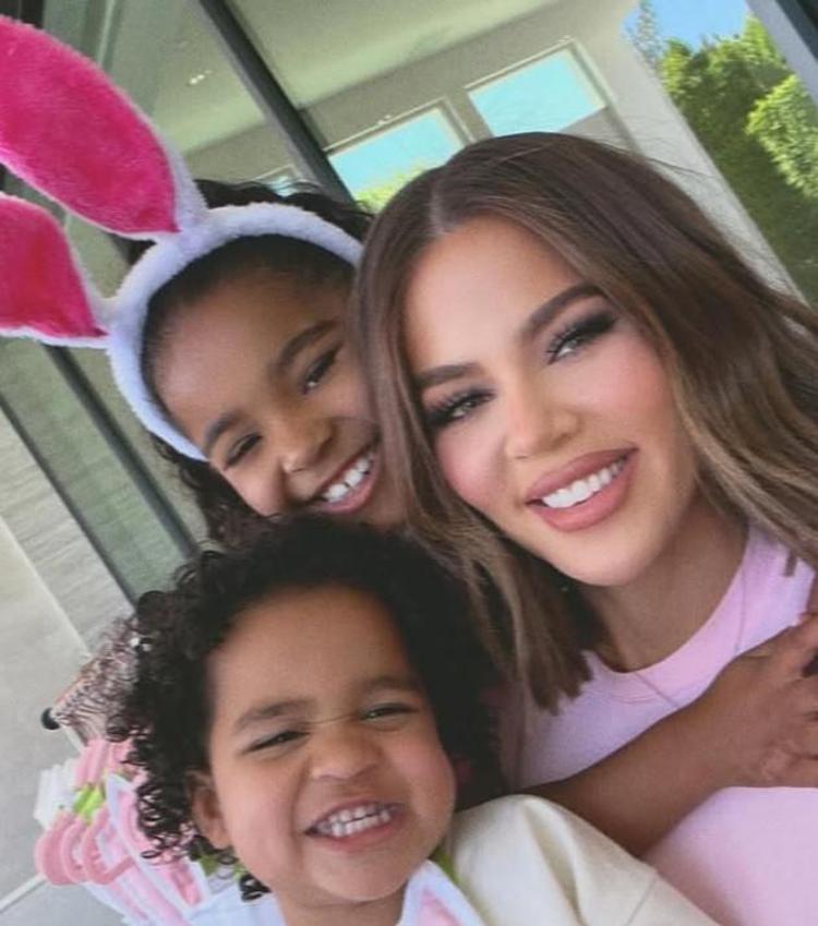 Filtrenin dozu kaçtı Khloe Kardashianın dergi pozlarına eleştiri yağdı