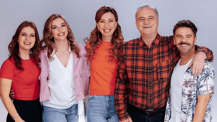 Sihirli Annem filminden ilk afiş geldi Vizyon tarihi belli oldu