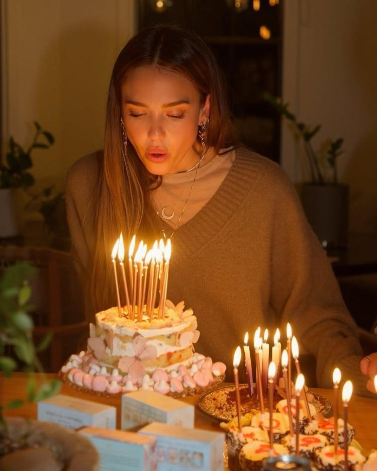 MİNNETTARLIKLA GİRİYORUM