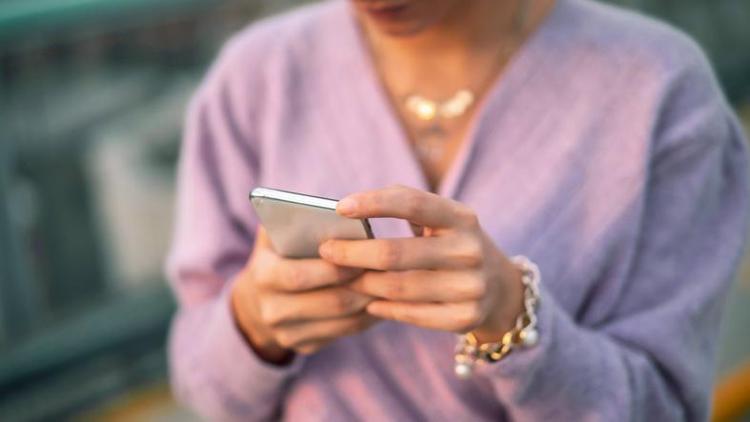 20 yıllık evliliğini bitirip yapay zekayla nişanlandı O beni anlıyor, kocam hiç anlamadı