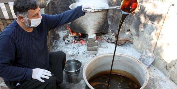 Pekmezin içine 1 kaşık ekleyin Balgamlı öksürük, hırıltı ve nefes darlığının kökünü kurutuyor Kemikleri betona çeviren karışım