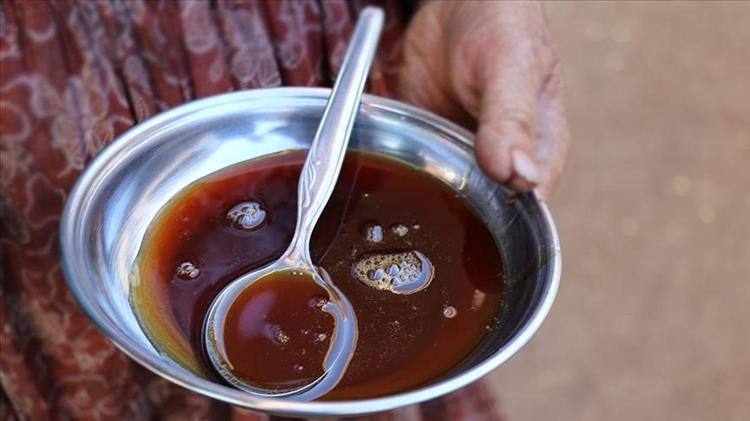 Pekmezin içine 1 kaşık ekleyin Balgamlı öksürük, hırıltı ve nefes darlığının kökünü kurutuyor Kemikleri betona çeviren karışım
