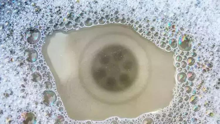 Sadece üç malzeme ile hazırlanıyor Saniyeler içerisinde tıkalı lavaboları açıyor: Hazır ürünlerin adını unutturacak karışım