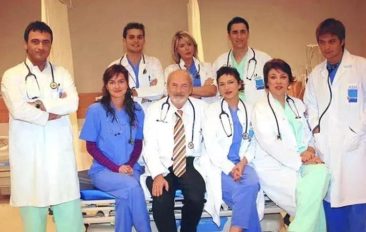 Dostlukları baki Doktorlar dizisinin oyuncuları yıllar sonra bir arada