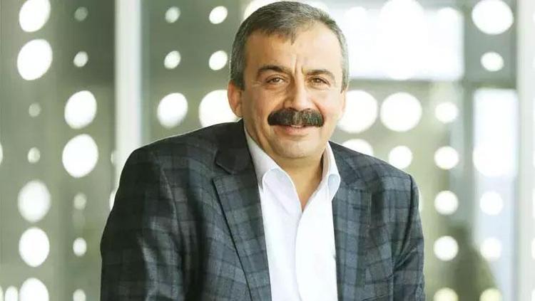 Sırrı Süreyyanın cenaze töreni bugün...İşte siyasilerden mesajlar