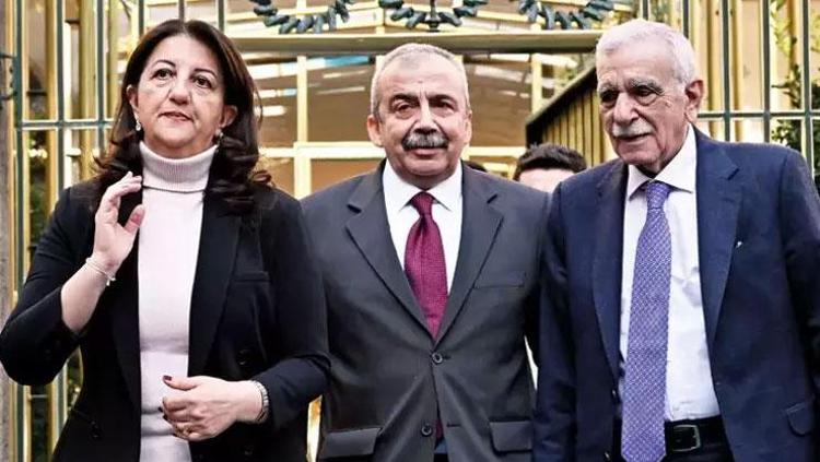 Sırrı Süreyyanın cenaze töreni bugün...İşte siyasilerden mesajlar