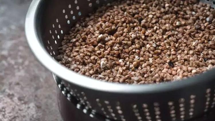 Vücutta tek bir yağ zerresi bırakmıyor 1 haftada 3 kilo verdiriyor: Yaza girmeden iğne ipliğe döndürüyor