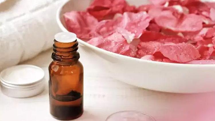 Evde hazırlayıp cildinize nazikçe uygulayın Kolajen üretimini destekliyor: Teniniz ipek gibi pürüzsüz olacak, retinol etkisi gösteriyor