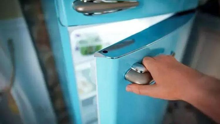 Burun sızlatan kokunun kökünü kurutuyor Buzdolabının içine yerleştirin: Günlerce mis gibi kokacak