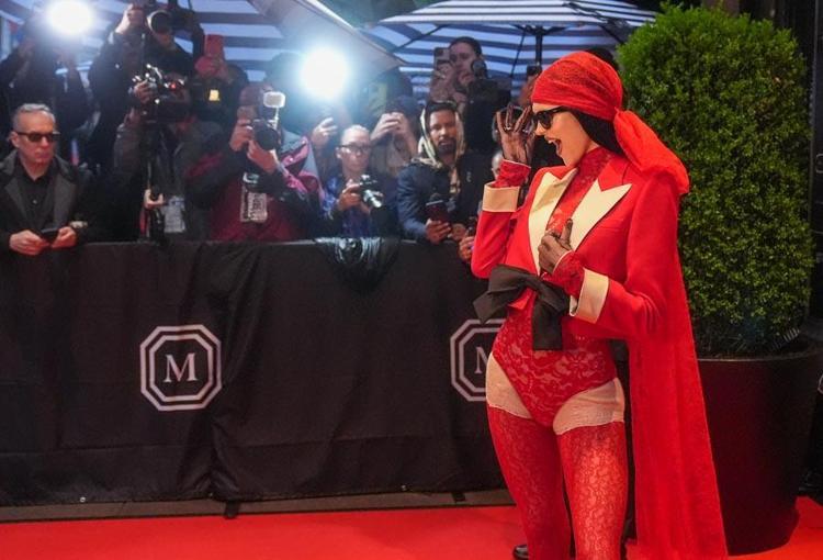 Met Gala etkinliği Süper Rafine: Siyahi Stili Terzilik temasıyla başladı