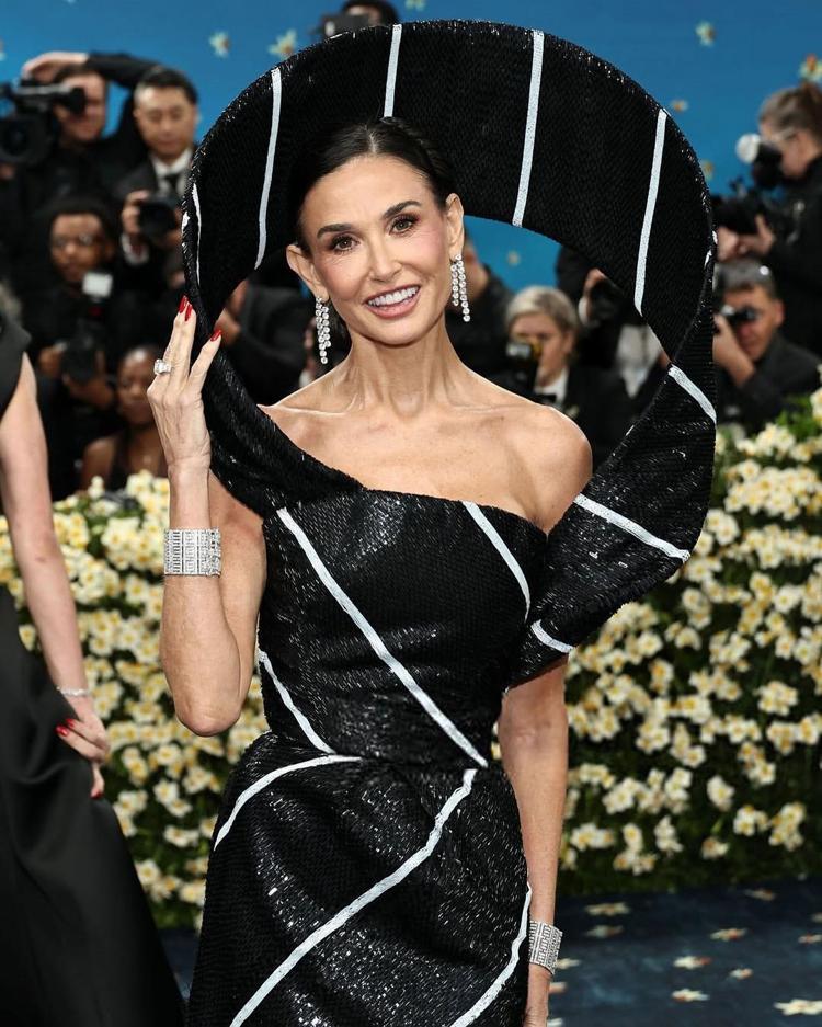 Met Gala etkinliği Süper Rafine: Siyahi Stili Terzilik temasıyla başladı