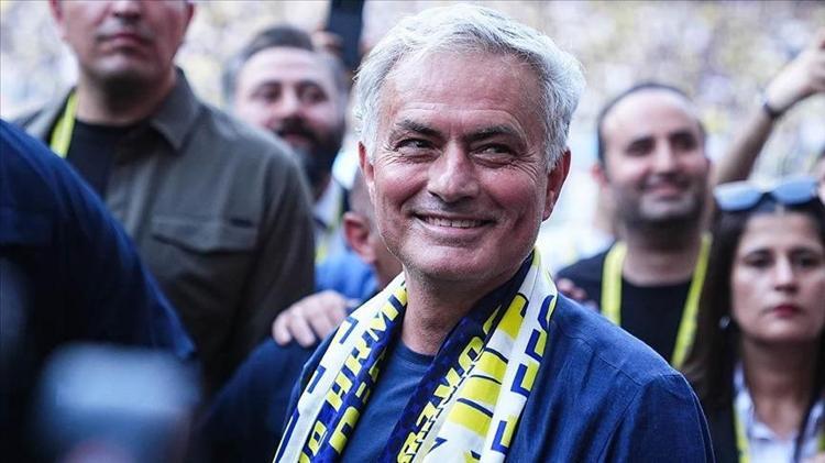 Fenerbahçede 7 veda birden İşte ayrılığı kesinleşen oyuncular
