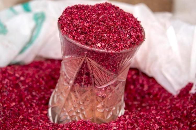 Canan Karatay ısrarla tavsiye etti: Karaciğeri temizliyor, 1 yemek kaşığını sıcak suya katınca bağırsakları motor gibi çalıştırıyor Padişah baharatı olarak da biliniyor