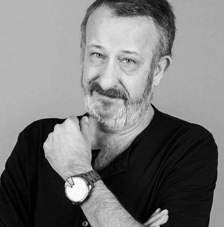 Usta oyuncu 4 gün sonra toprağa verildi Naşit Özcan son yolculuğuna uğurlandı